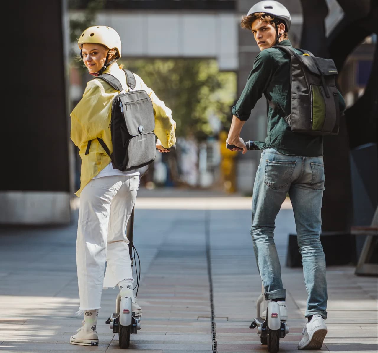Segway Ninebot KickScooter MAX G30LP trong ảnh chính thức.
