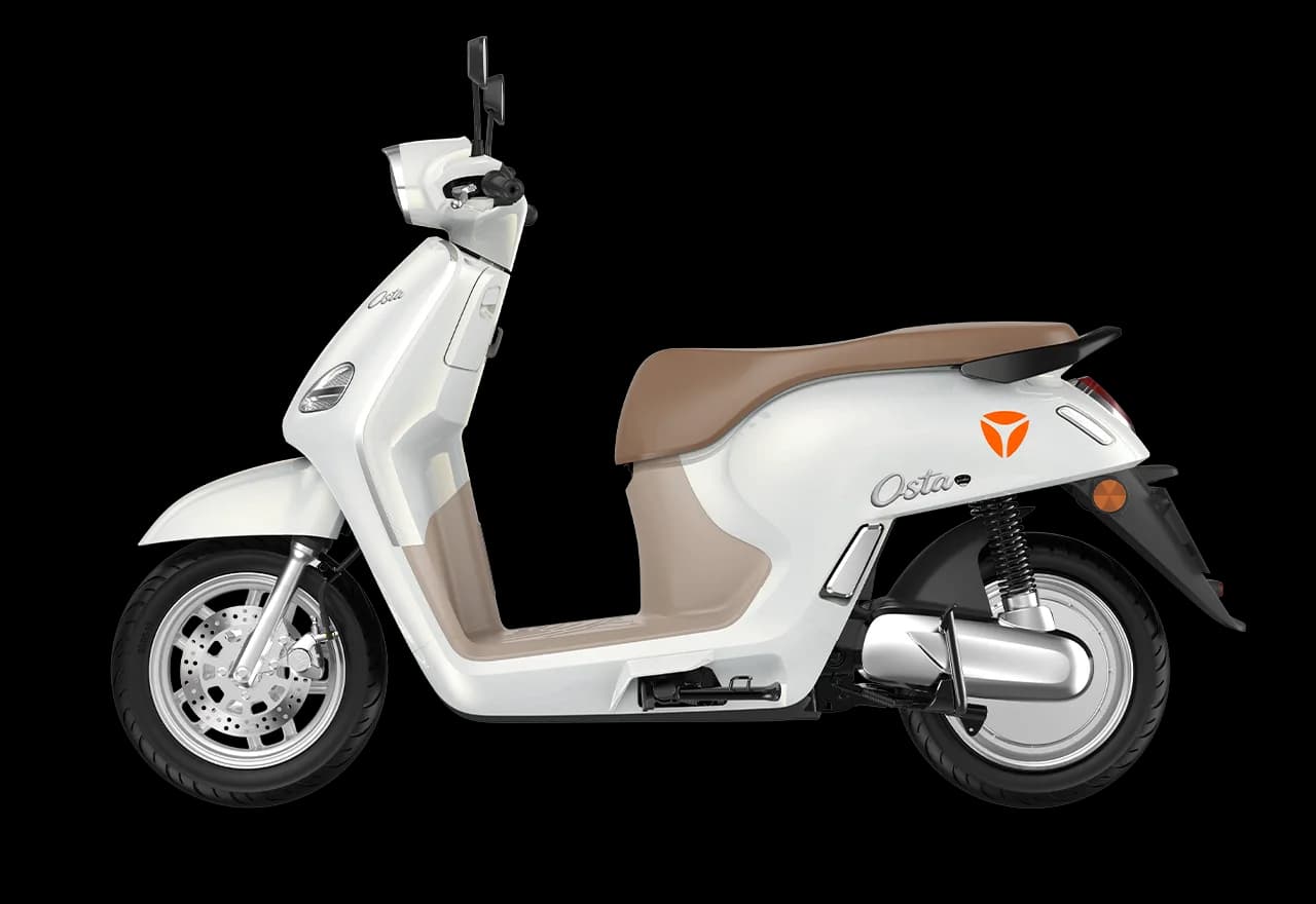 Yadea Osta bản màu bạc trong bộ ảnh chính thức của hãng.