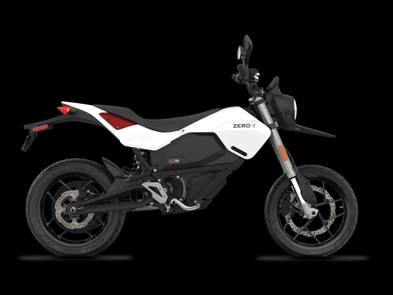 Zero FXE in the manufacturer's official photograph.