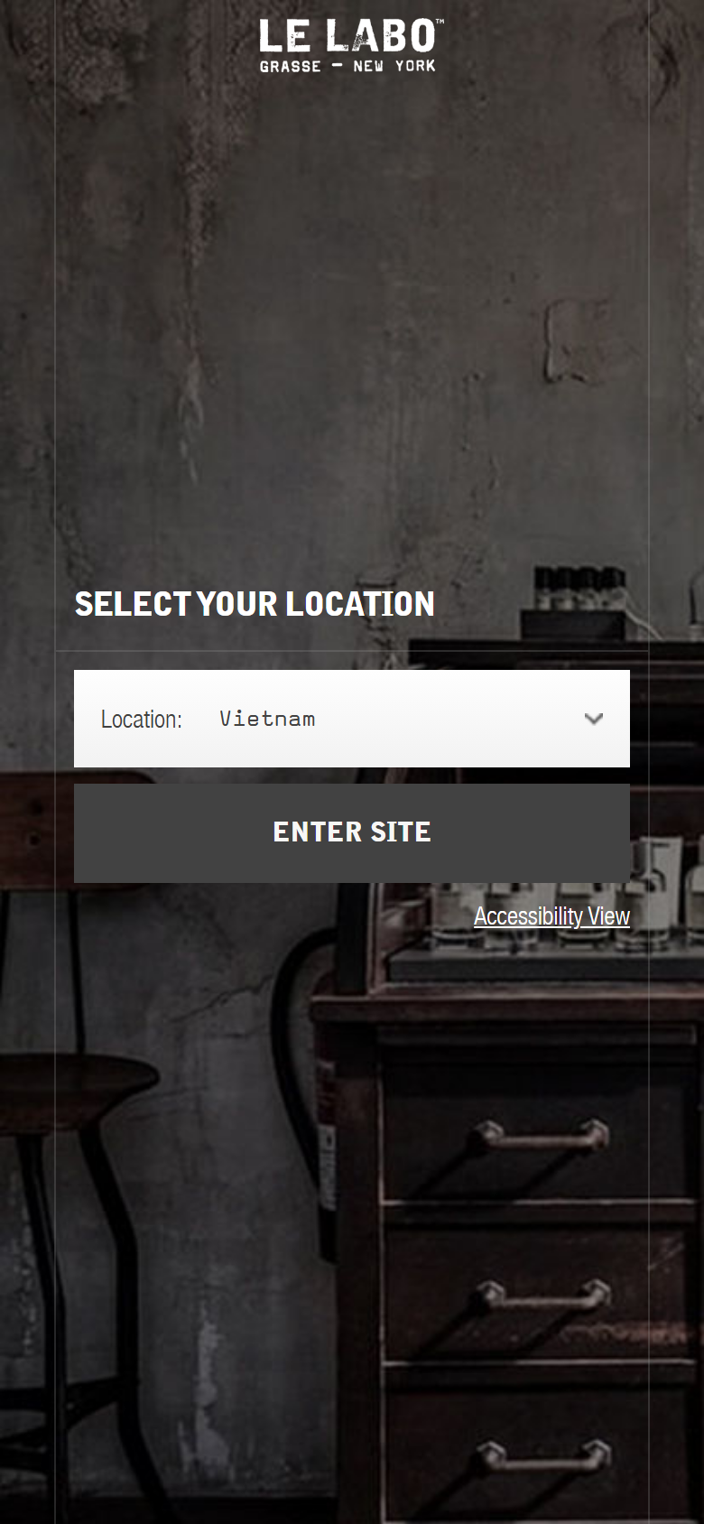 The Le Labo site on a phone, showing a fragrance page